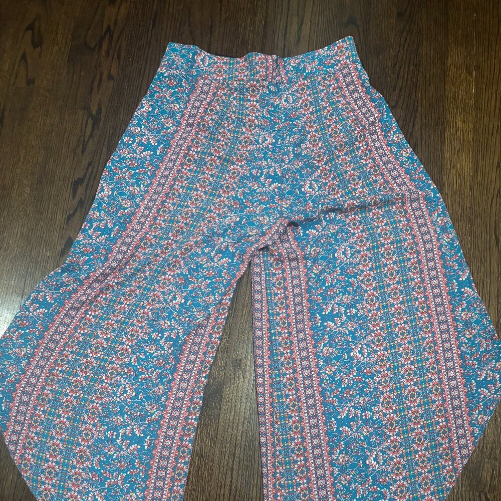 BCBG Ellis Flowy Cropped Tulip Asymmetrical floral patterned pants SZ Large